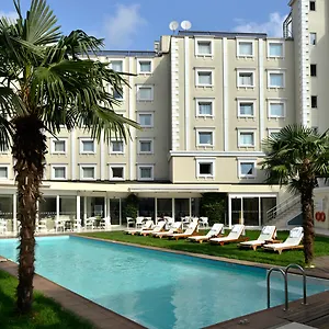 5* فندق هوليدي إن مدينة إسطنبول